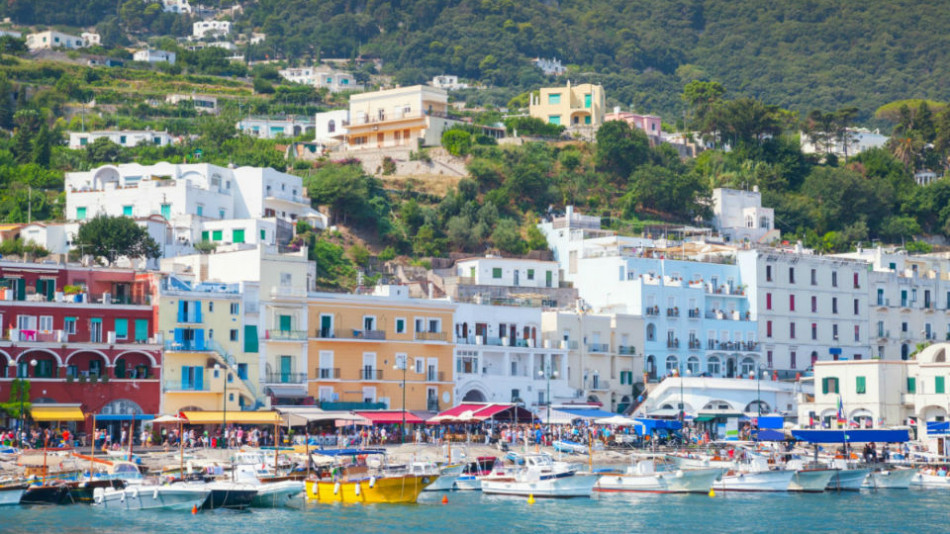 Красивият италиански остров, на който няма коронавирус СНИМКИ
