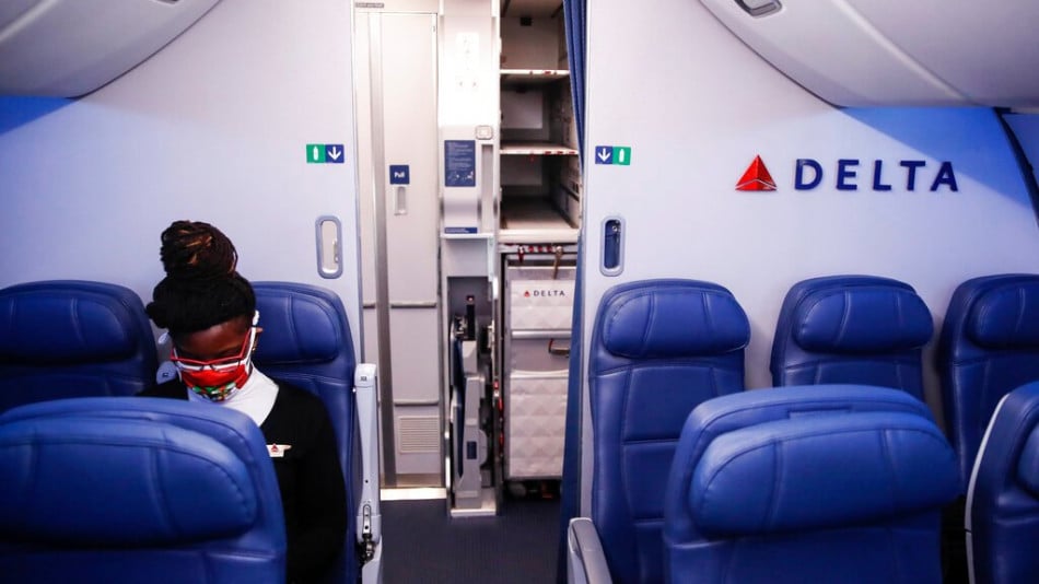 Брутална агресия в самолет: Пътник опита да отвори пилотската кабина и преби стюардеси