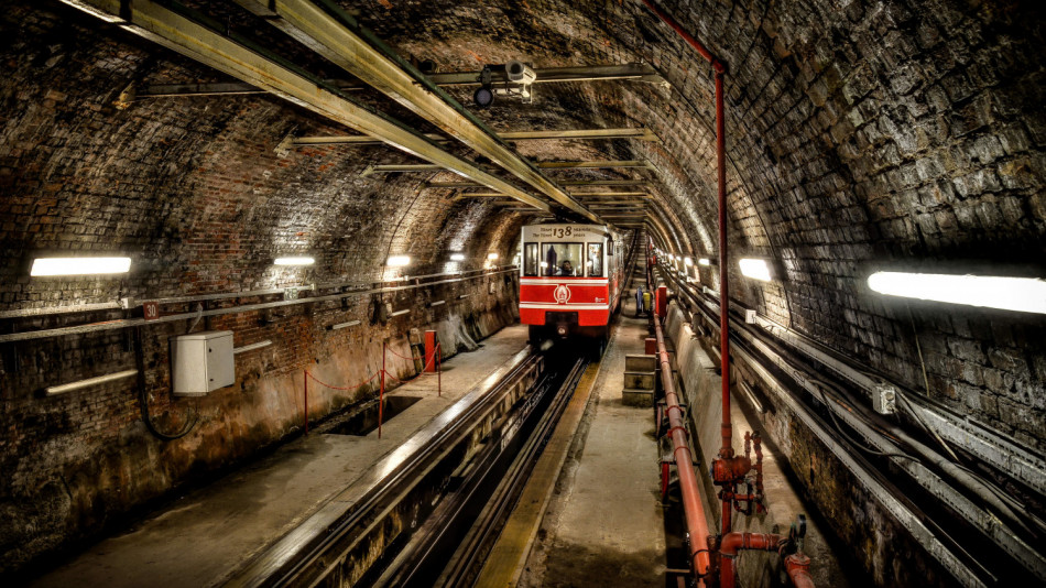В Истанбул върви най-старото метро на европейския континент