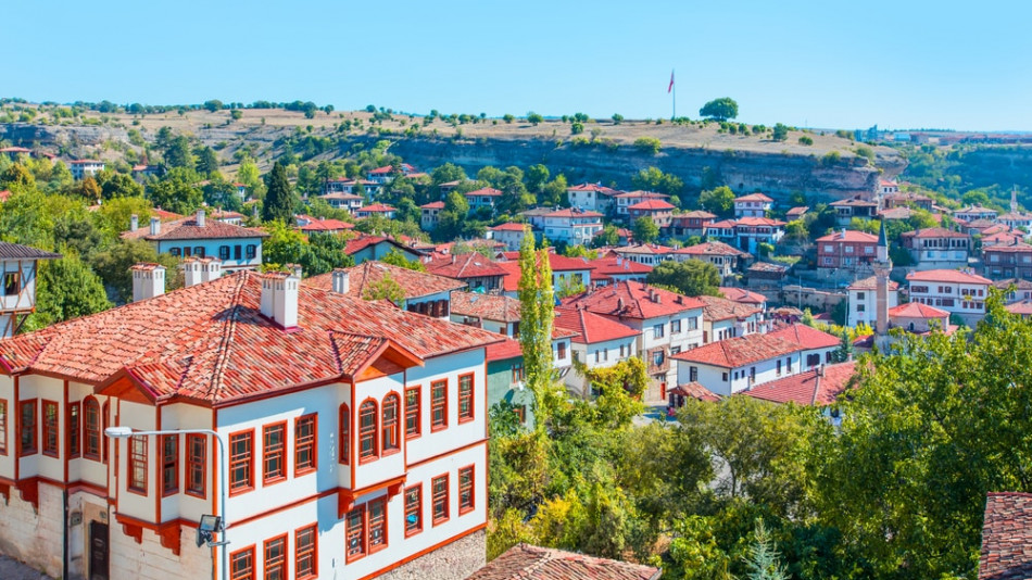 Този турски град все едно ви връща в България