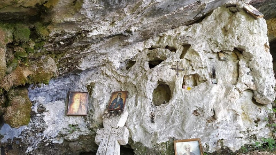 120 000 души търсят изцеление по чудотворни места в България