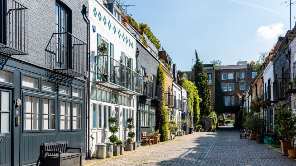 Най-красивата улица в Лондон – къщите тук струват милиони долари