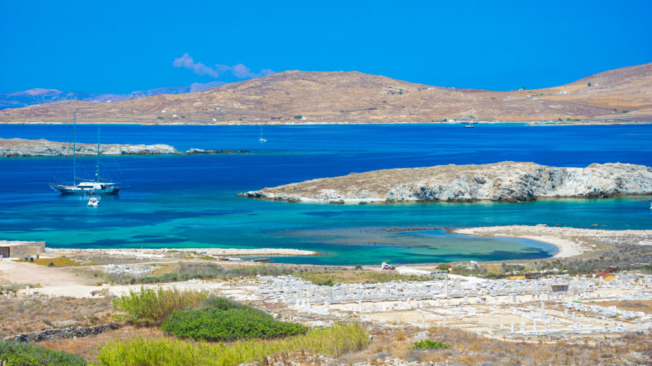 Ако ходите на този гръцки остров, си носете вода и стискайте – тоалетни няма