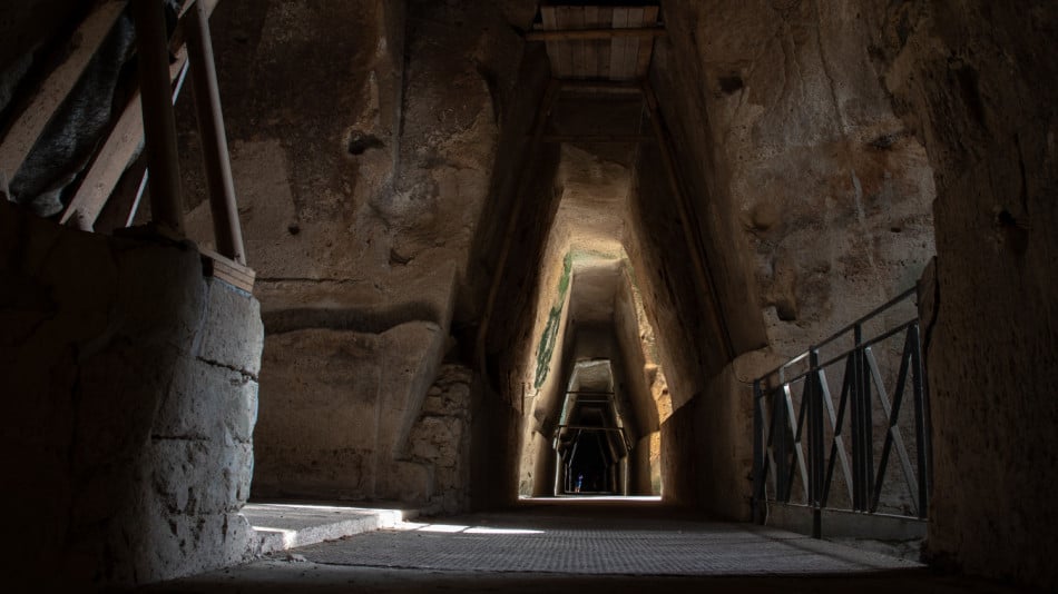 Пещерата на Сибилата – порталът към подземния свят със стотици входове
