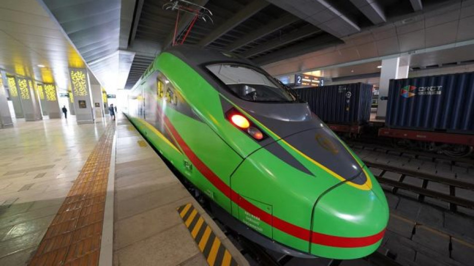 „Китайският експрес“ удължи жп линия, дълга 3,5 километра на няколко хиляди