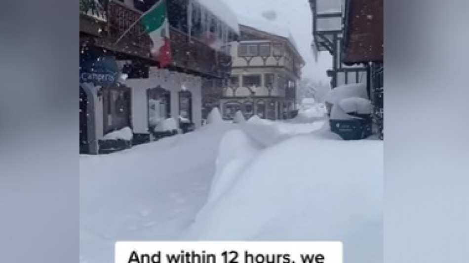Туристи останаха затворени заради най-силния снеговалеж от 25 г. насам и станаха онлайн звезди ВИДЕО