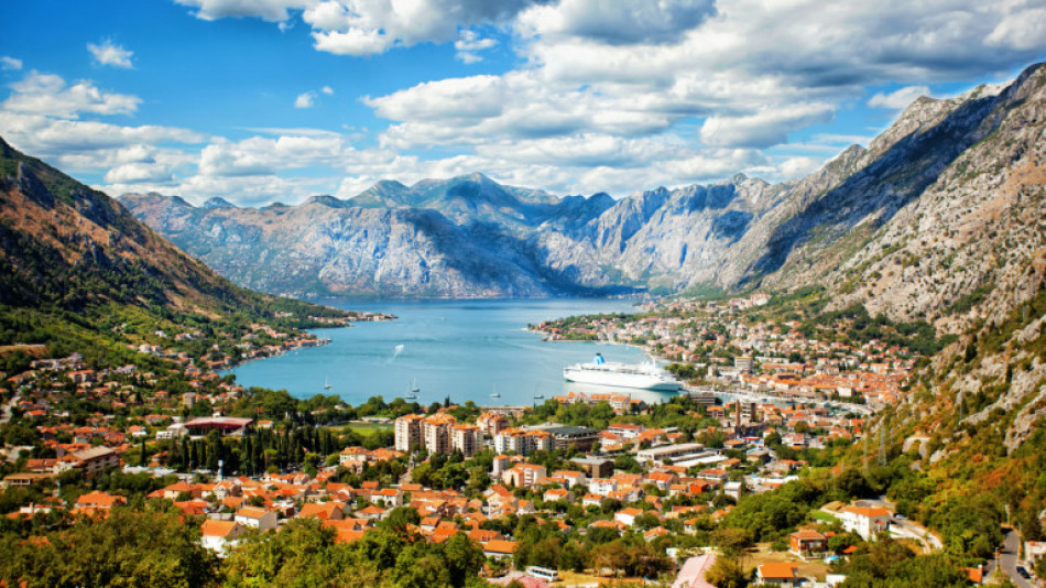 Търсите "почти европейска" почивка? Черна гора ще ви изуми с величествени брегове и иглолистни гори СНИМКИ