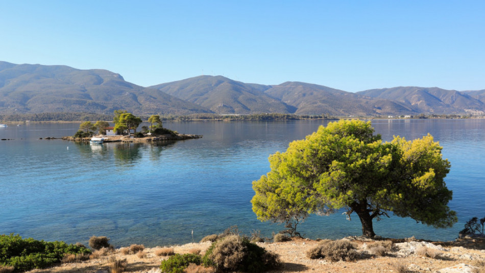 Сърце от птичи поглед: Гръцки остров на любовта е популярна дестинация за сватби