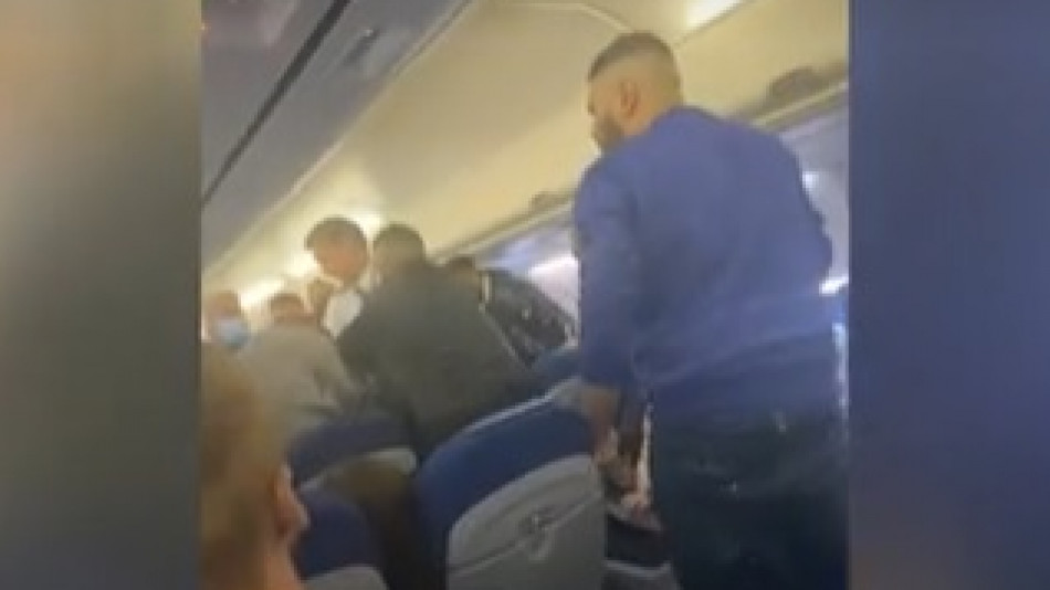 Масово сбиване на пътници в самолет попадна на ВИДЕО