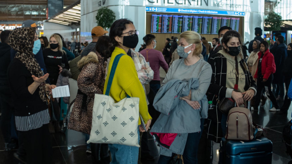 Пълен хаос на летищата по света - защо и докога?