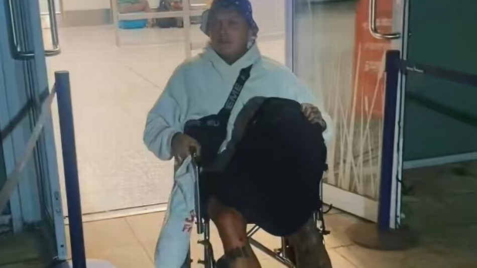 Турист в инвалидна количка отиде на турско летище и мрежата го попиля ВИДЕО