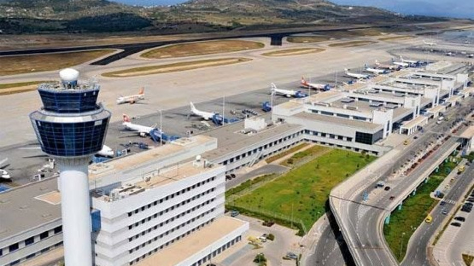 Млад турист загина по нелеп начин на летището в Атина
