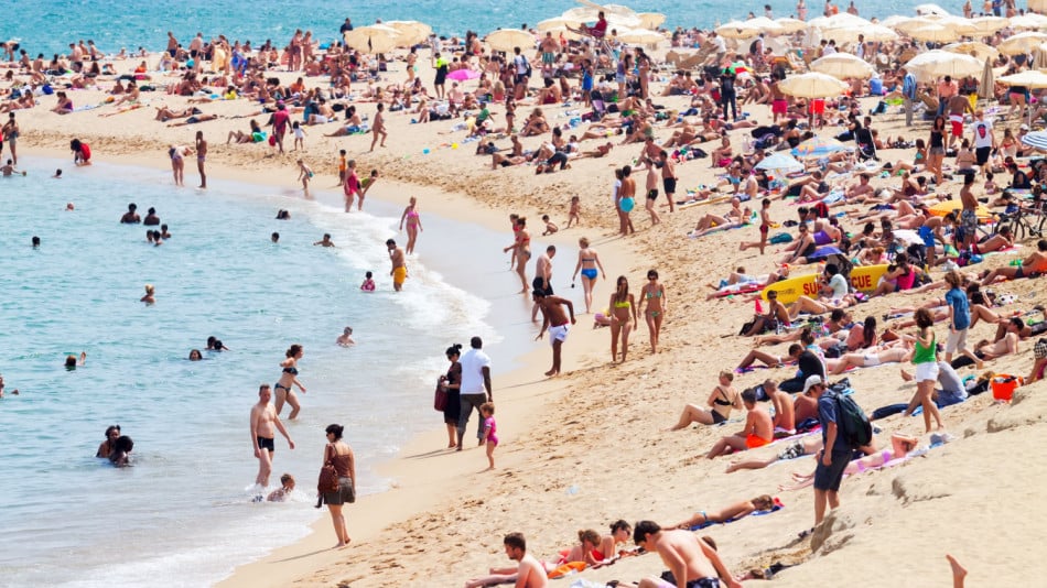 Испания въведе нова забрана, заради която туристите се пържат в жегата