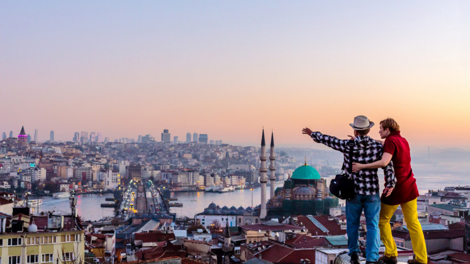 От кои държави има най-много туристи в Турция? Българите сме на челно място