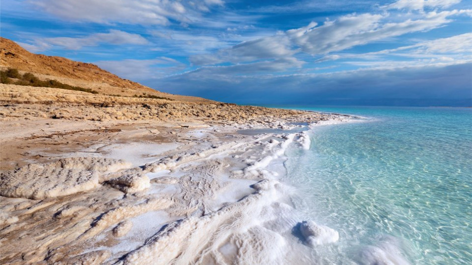 Истина или мит: Вярно ли е, че не можеш да се удавиш в Мъртво море?