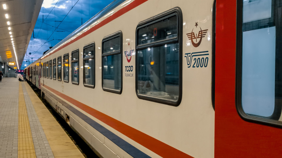 Журналист от "Гардиън" се качи в нощния влак Истанбул-София и остана без думи