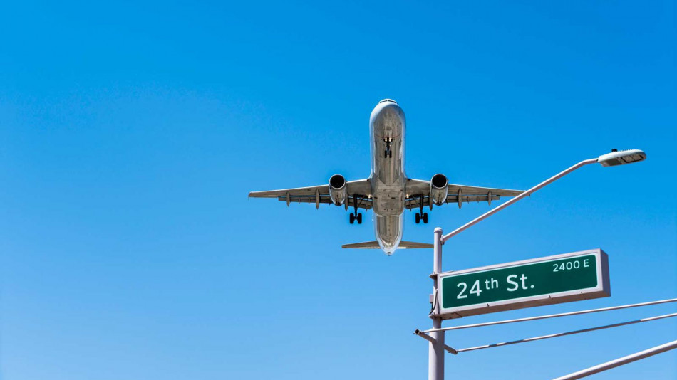 Защо пътническите самолети не се издигат над 12 километра?