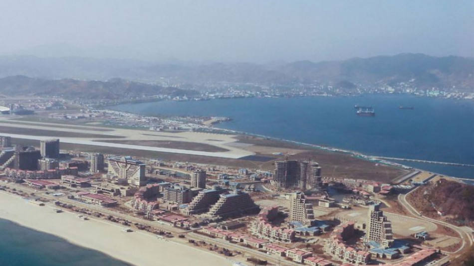 Как изглежда изоставеният курорт на Ким Чен-ун в Северна Корея, за който всички говорят?
