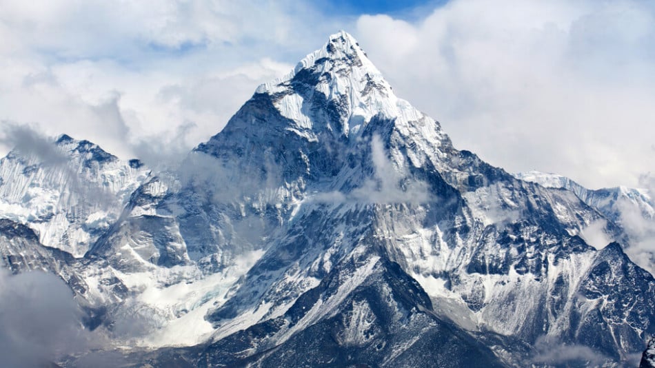 Мъж отиде на Еверест, за да търси тялото на брат си, починал преди 20 години