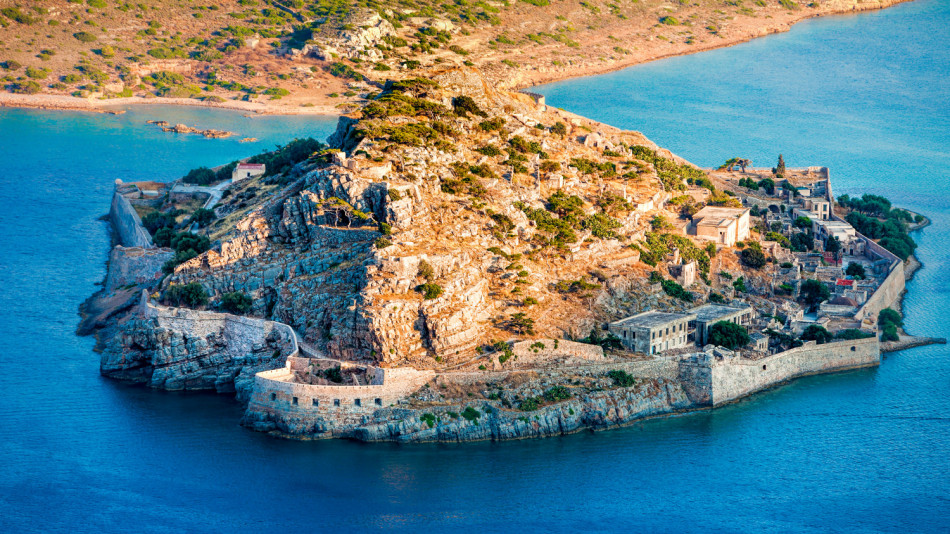 Гръцкият остров на живите мъртви