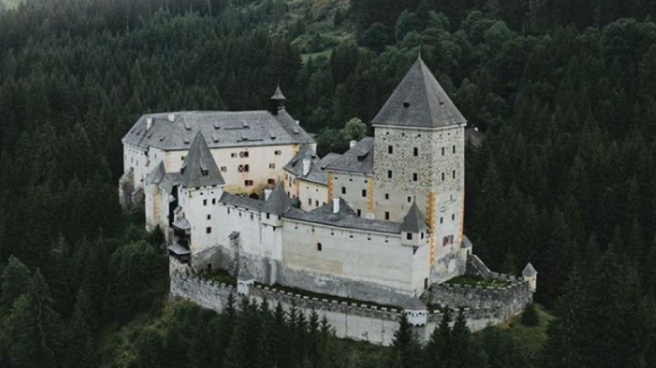 Най-страшните и зловещи замъци в света: Само най-смелите ги посещават