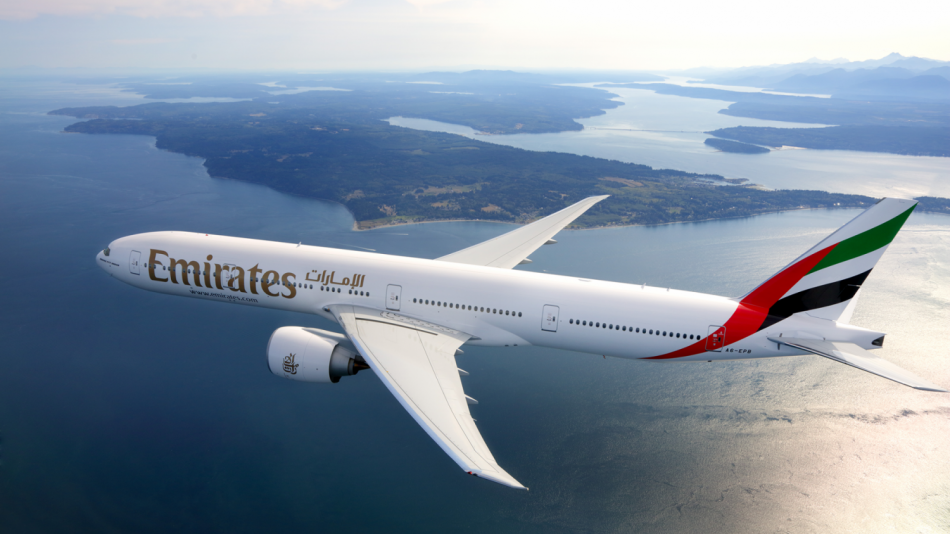Пътник съди Emirates заради "отвратителна бизнес класа"