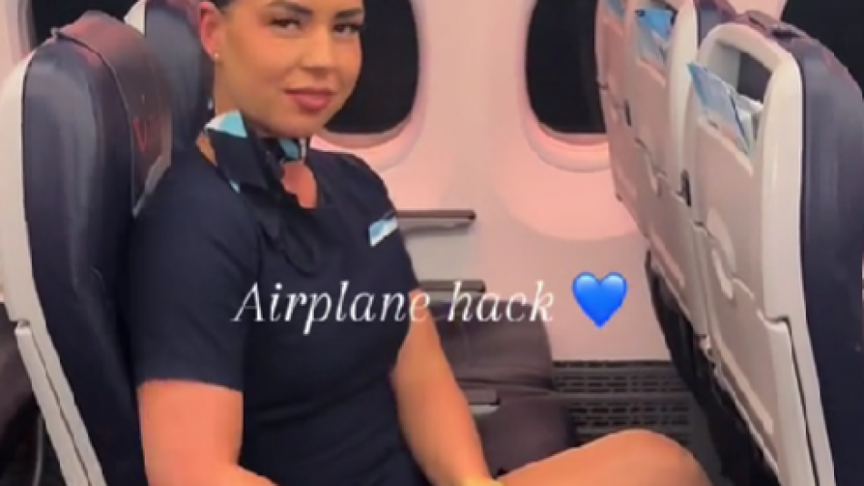 Стюардеса разкри къде и за какво служи „скритият бутон“ на седалката в самолета ВИДЕО