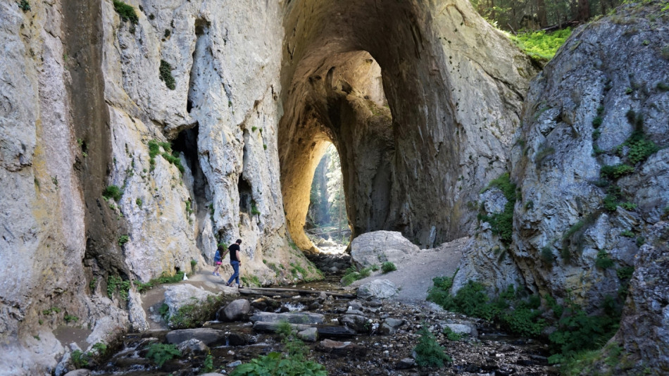 Чудните мостове - скален феномен в Родопите