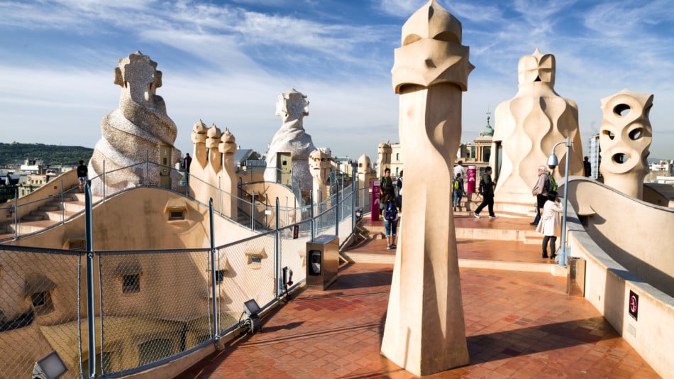 Легендарните пазители на покрива - едно от съкровищата на Барселона