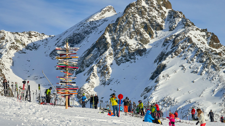Пияни скиори спретнаха голям сеир на писта в Австрия ВИДЕО